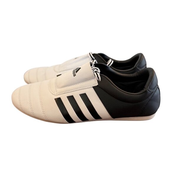 Adidas Indoor Soccer Shoes Mens 8.5 Black & White Lightweight Sports Cleats - Picture 3 of 8